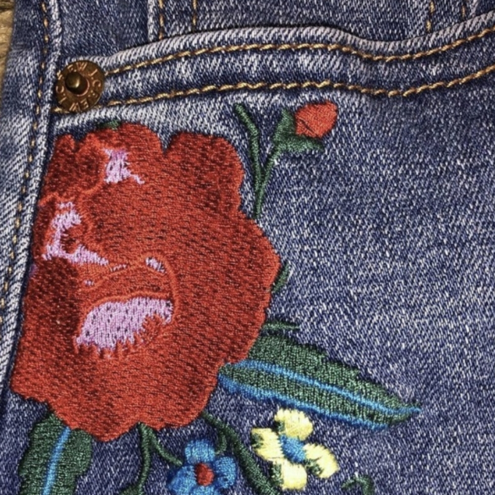 J. CREW Embroidered Denim Skirt, Size 2, Stretch Mini Jean, Raw Hem, w/ pockets! - Picture 7 of 13